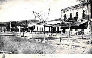 Ain-Sefra - La Place - Hotel de France et l'Eglise